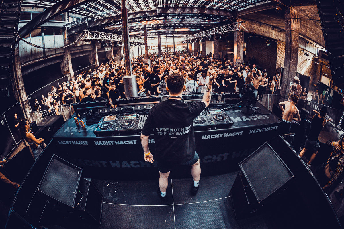 Loading... just a sec